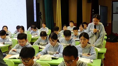 《词彩探微 品析语言之妙》部编版