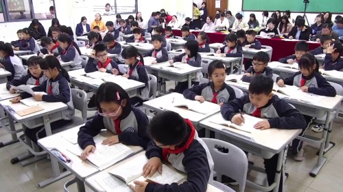 《石灰吟》2025部编版五上语文素养课堂小学语文名优教师示范课视频-执教-杨老师 - 副本