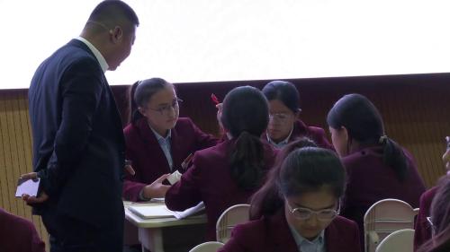 《电流与电压和电阻的关系》2025人教版九年级第16届全国青年教师赛课视频