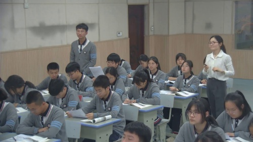 《结合实例，说明地域文化在城乡景观