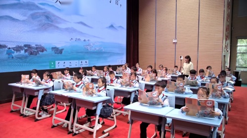 《大自然的声音》2025部编版二上语文“教研江淮行--皖美课堂”活动展示课视频