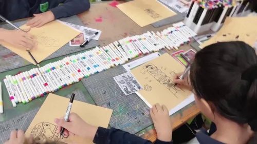 《石壁上的九色鹿》五年级美术下册