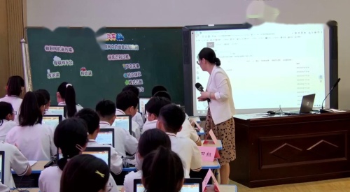 《智能工具再体验》2025小学四年级