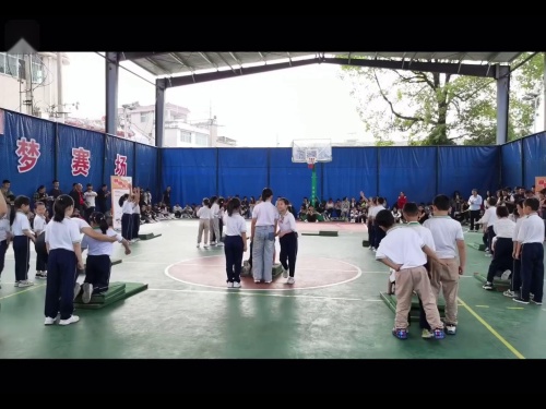 《投掷-花样沙包》获奖教学视频-三年级体育-江西小学体育与健康优质课竞赛