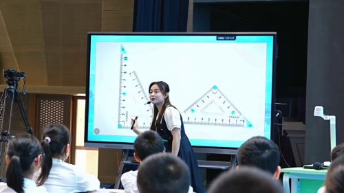 《三角形内角和》人教版四年级下册