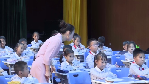 《寒号鸟》部编版二上小学语文教师