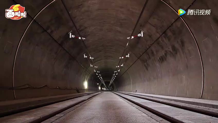 画啦啦5-7岁儿童创意美术课：36节趣味绘画手工课