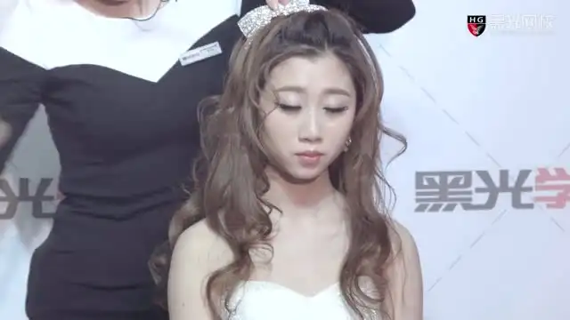 韩式编发新娘造型13课：时尚编发与化妆技巧