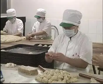 烘焙大师课：60款蛋糕面包配方与视频教程